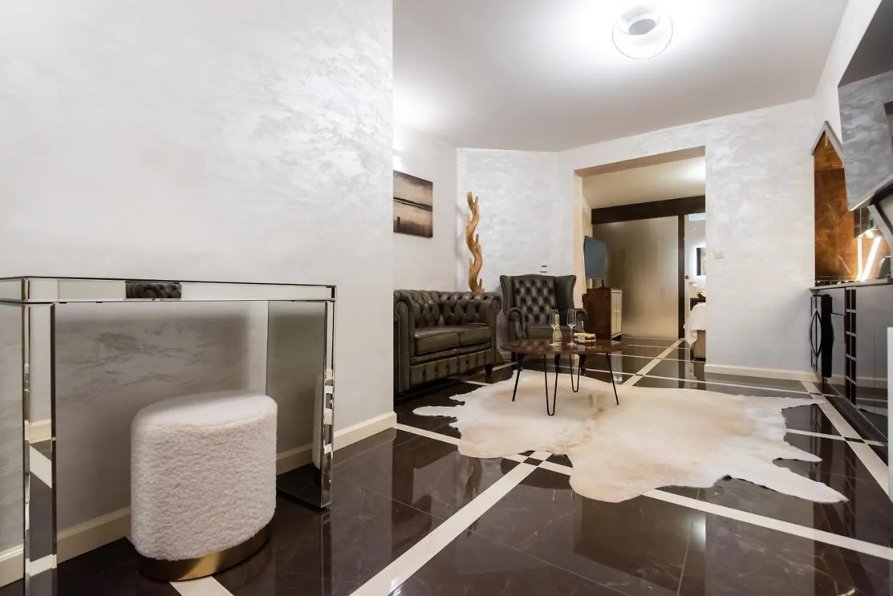 Bed & Breakfast Suites Kod Guste Sukosan